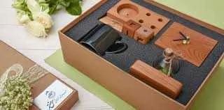 هدایای تبلیغاتی چگونه به ماندگاری برند شما کمک میکنند