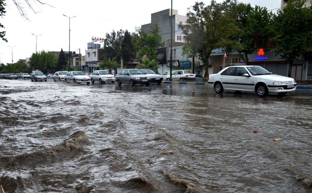 آبگرفتگی شدید در سطح شیراز / کمک‌رسانی به چند خانوار عشایر در سپیدان