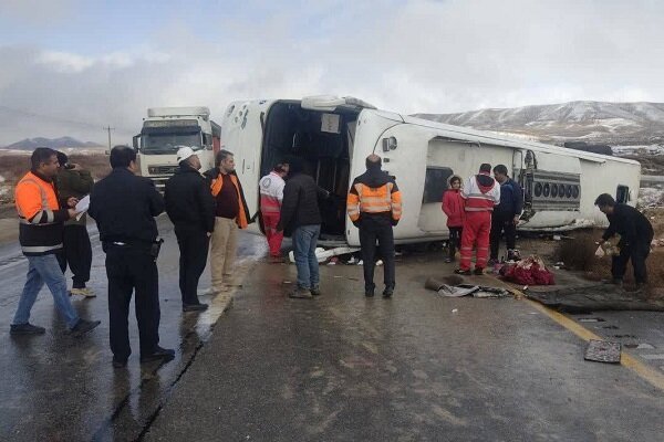 واژگونی اتوبوس در جاده اردبیل با ۱۹ مصدوم - خبرگزاری مهر | اخبار ایران و جهان